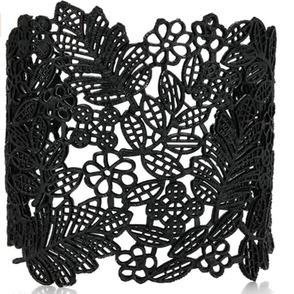 Jewelry - Delicate Leaf Flower Hollow Bangle